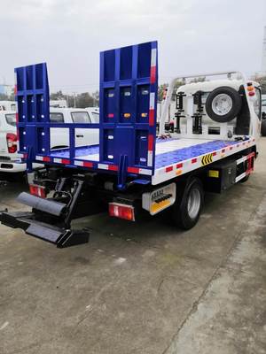 道路救援與清障服務(wù) 從拖車救援到藍(lán)牌清障車的全面指南