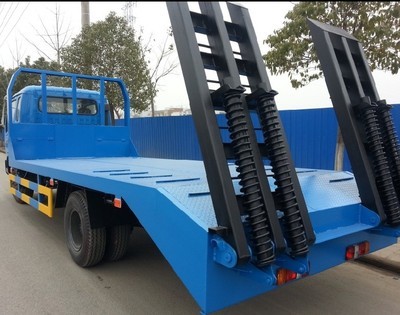 湖北荊州 東風(fēng)小勁卡挖機(jī)平板運(yùn)輸拖車，全國銷量領(lǐng)先的專用汽車解決方案