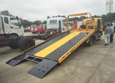 重慶綦江道路救援服務(wù) 專業(yè)應(yīng)對重型貨車與客運(yùn)大巴拖車需求